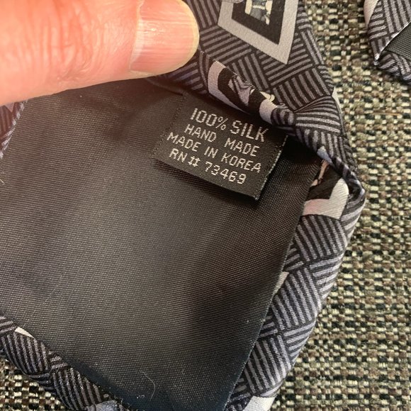 Disney Mickey Mouse Men’s Neck Tie - gray silk world walt donald duck goofy - Picture 6 of 6